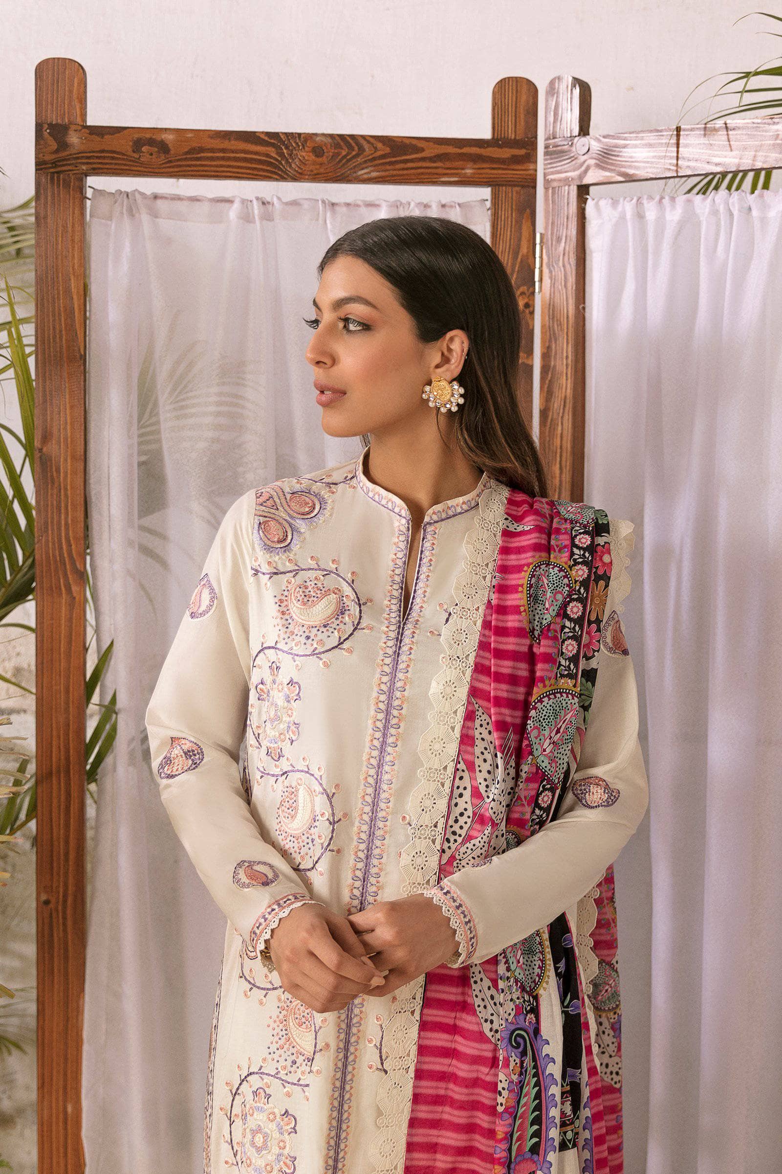 img_zaha_lawn_2021_awwal_boutique