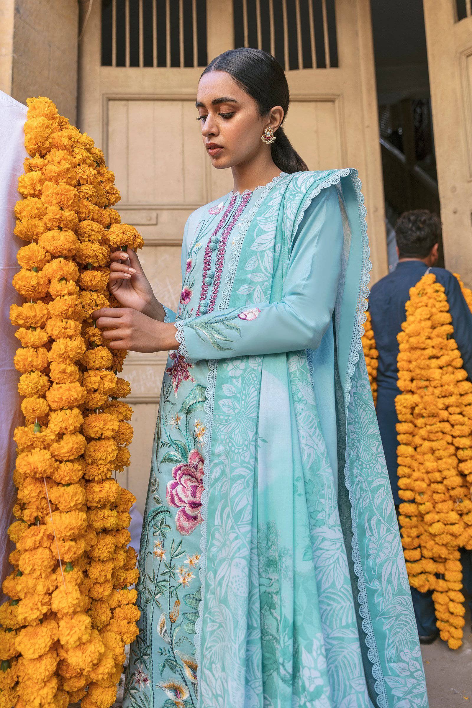 img_zaha_lawn_2021_awwal_boutique