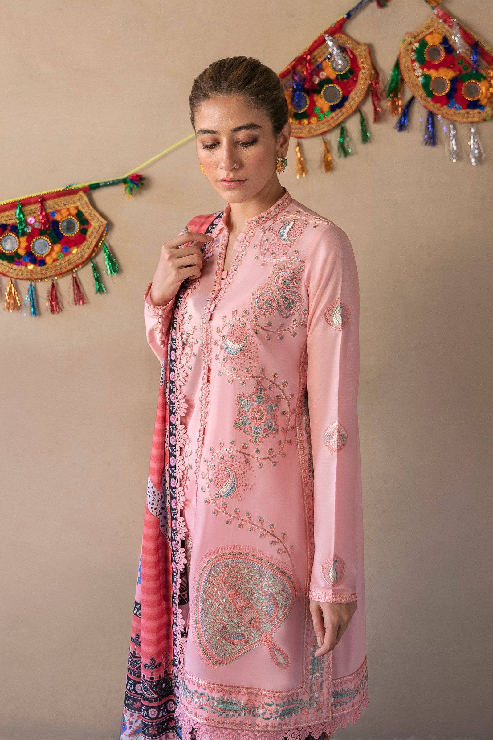 img_zaha_lawn_2021_awwal_boutique