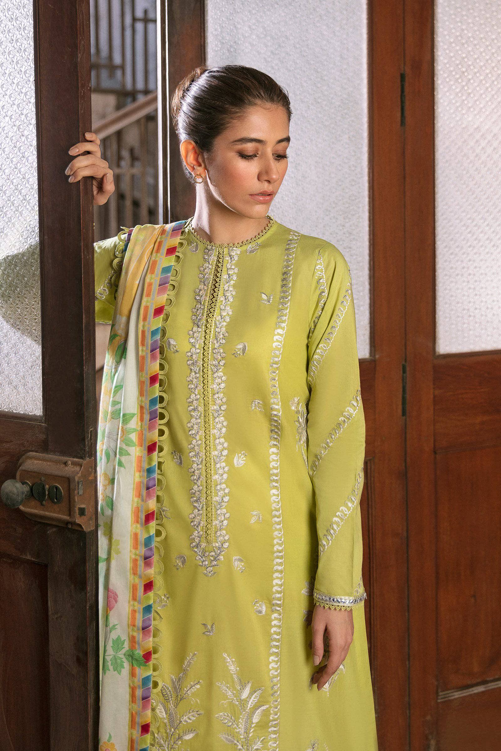 img_zaha_lawn_2021_awwal_boutique