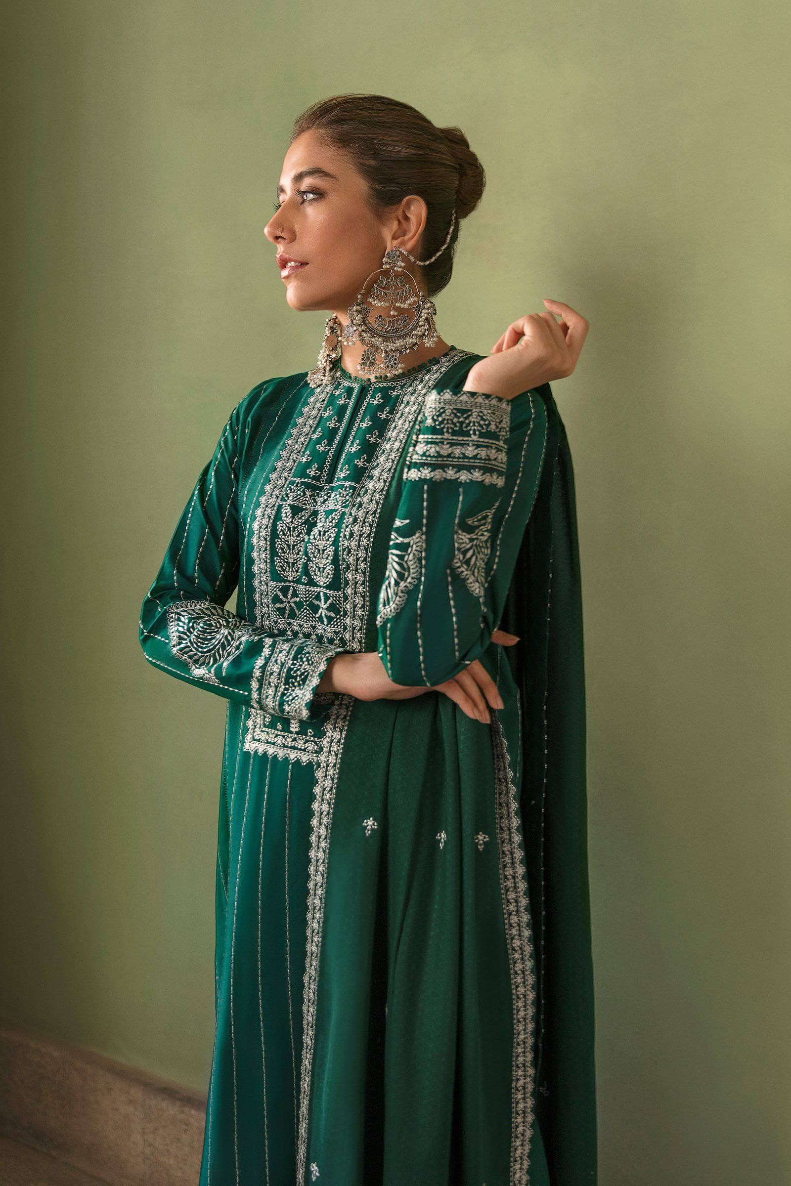 img_zaha_lawn_2021_awwal_boutique