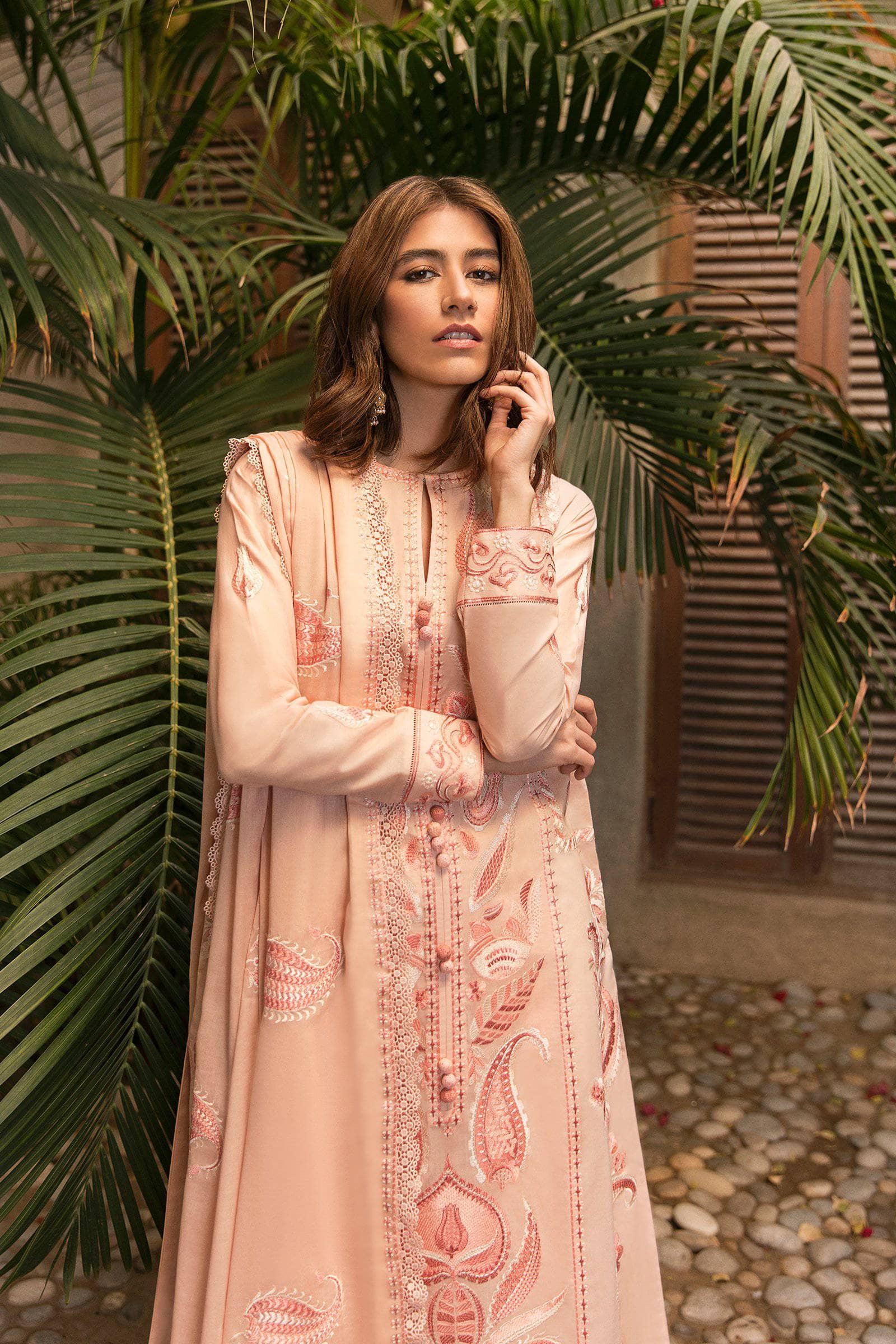 img_zaha_lawn_2021_awwal_boutique