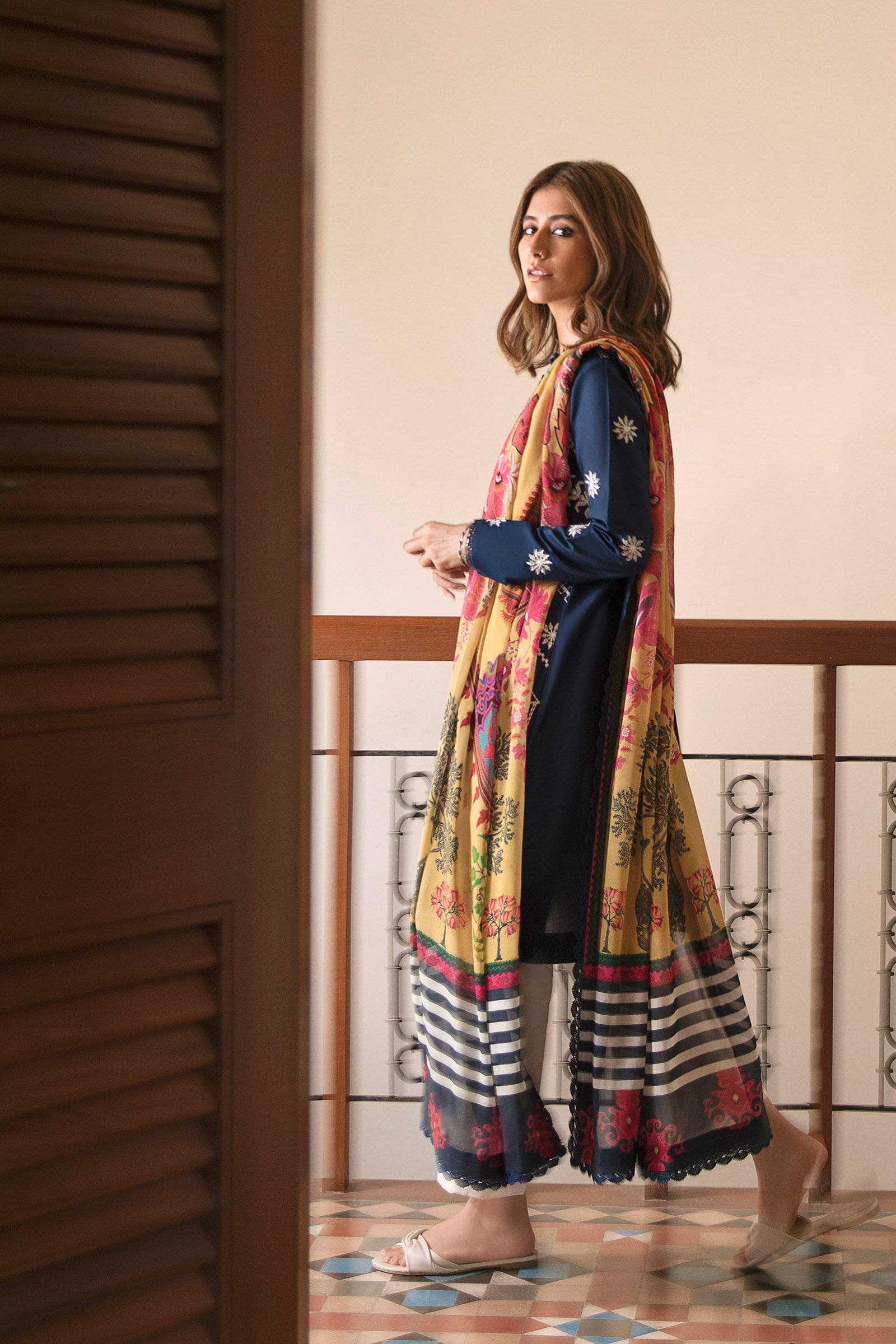 img_zaha_lawn_2021_awwal_boutique