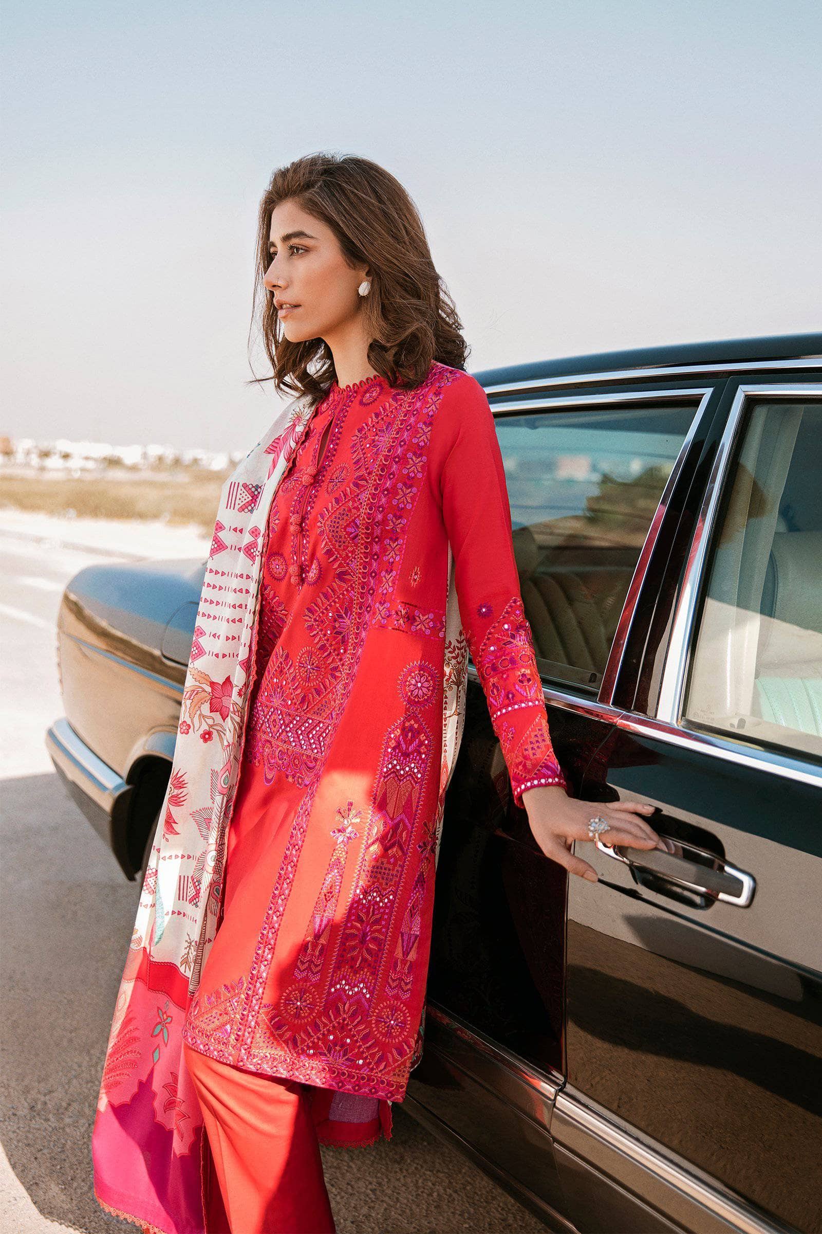 img_zaha_lawn_2021_awwal_boutique