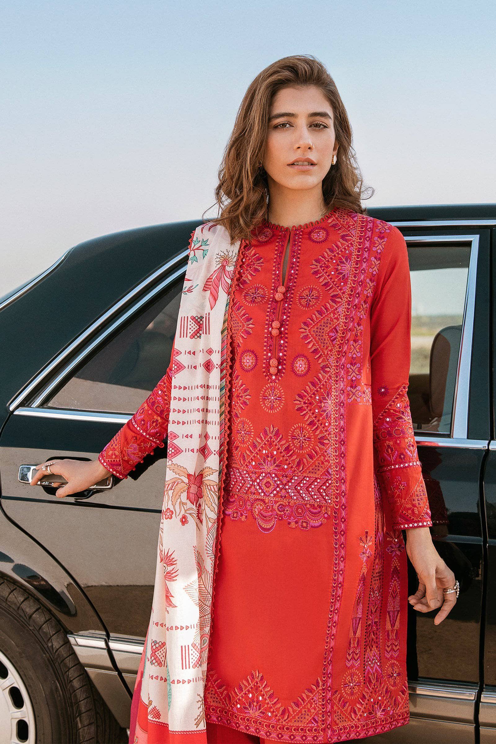 img_zaha_lawn_2021_awwal_boutique