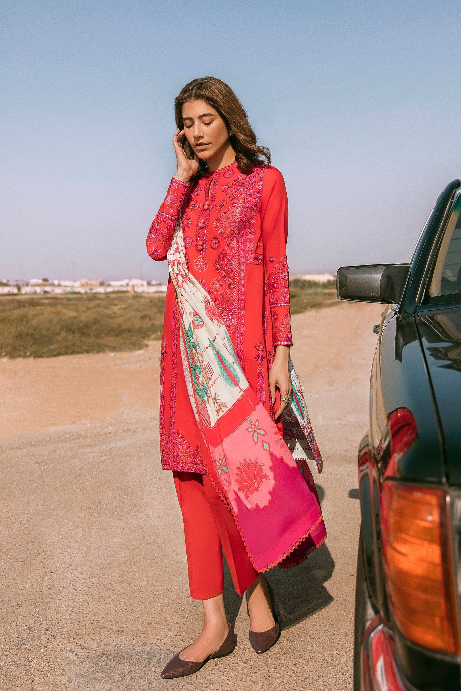 img_zaha_lawn_2021_awwal_boutique