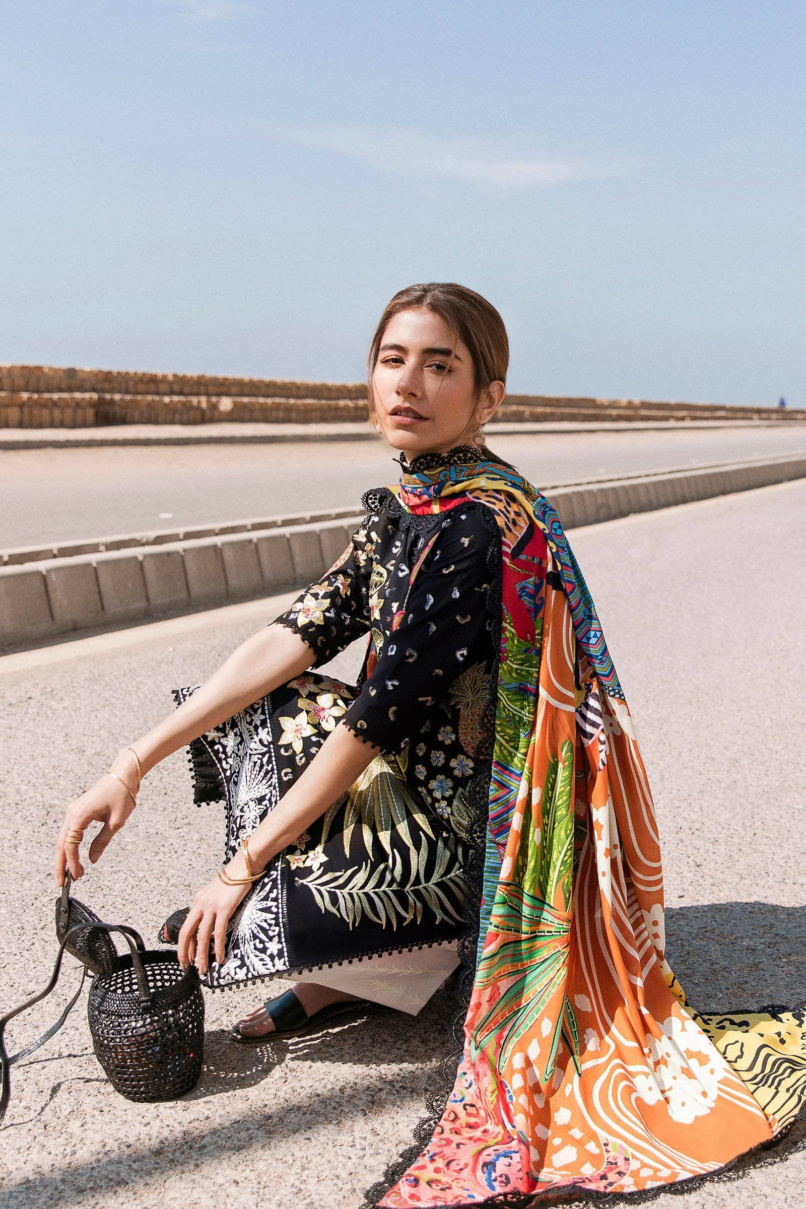 img_zaha_lawn_2021_awwal_boutique