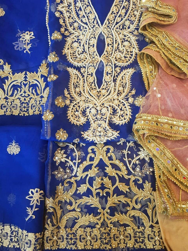 img_benchmark_luxury_pret_collection_awwal_boutique