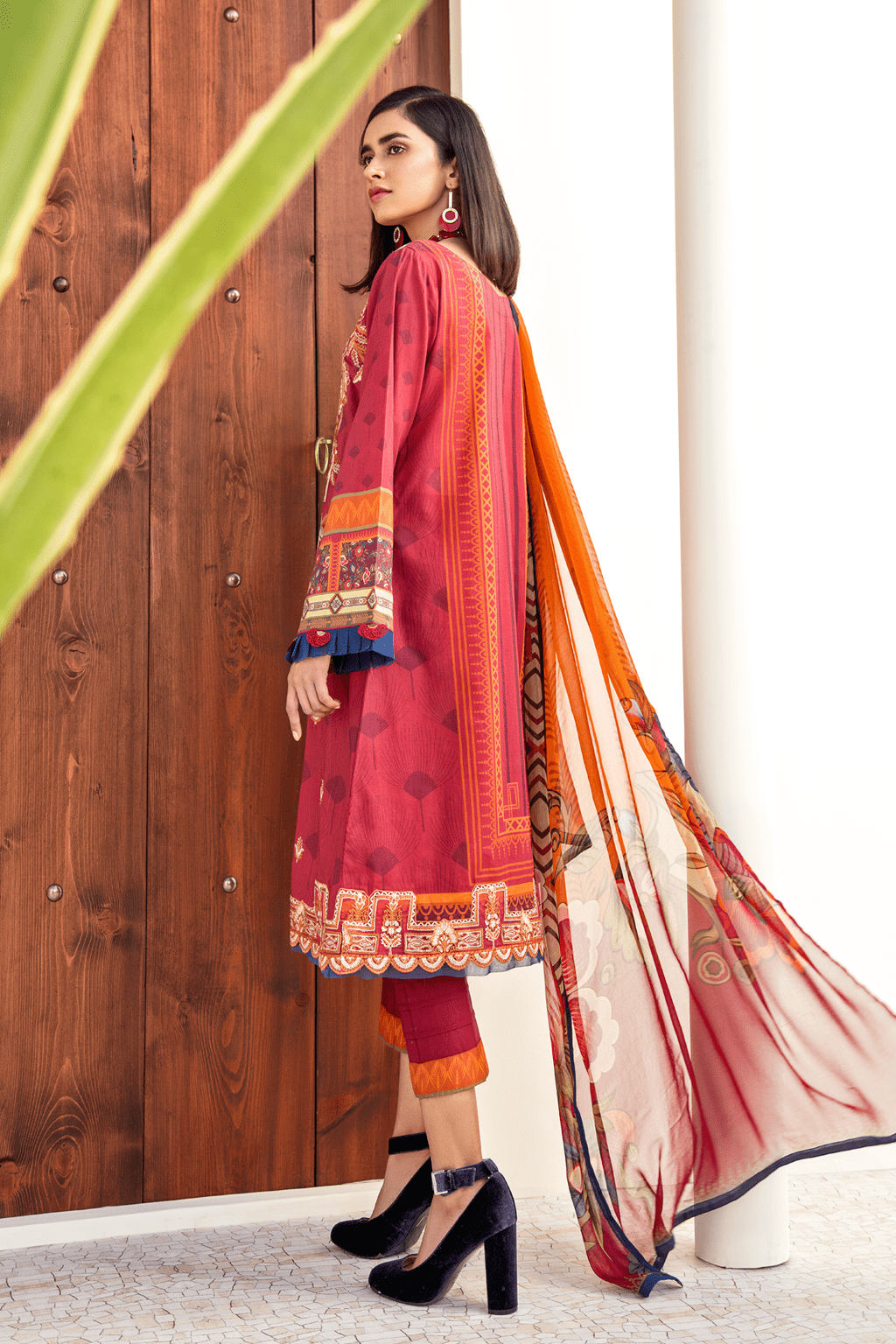 img_iznik_chinon_lawn_collection_awwal_boutique_eid_collection