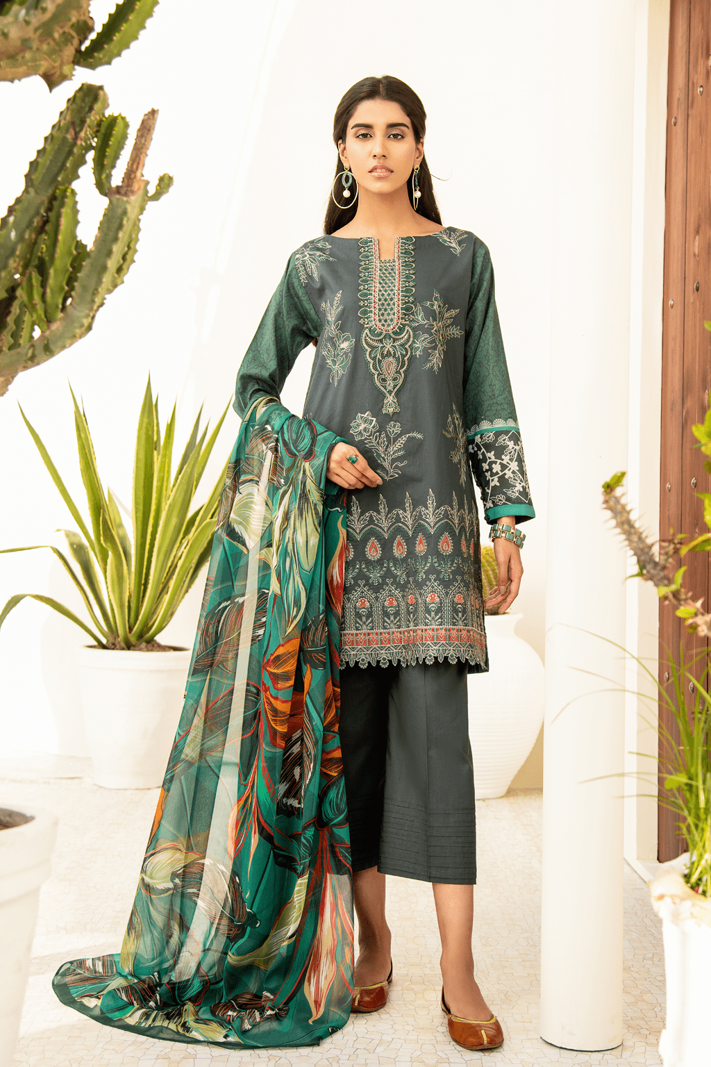 img_iznik_chinon_lawn_collection_awwal_boutique_eid_collection