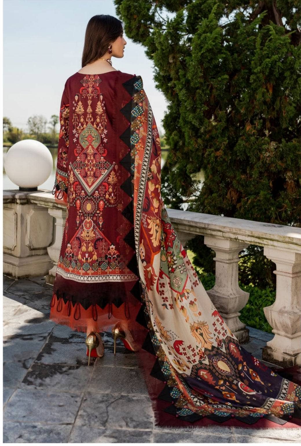 img_jade_queens_court_lawn_awwal_boutique