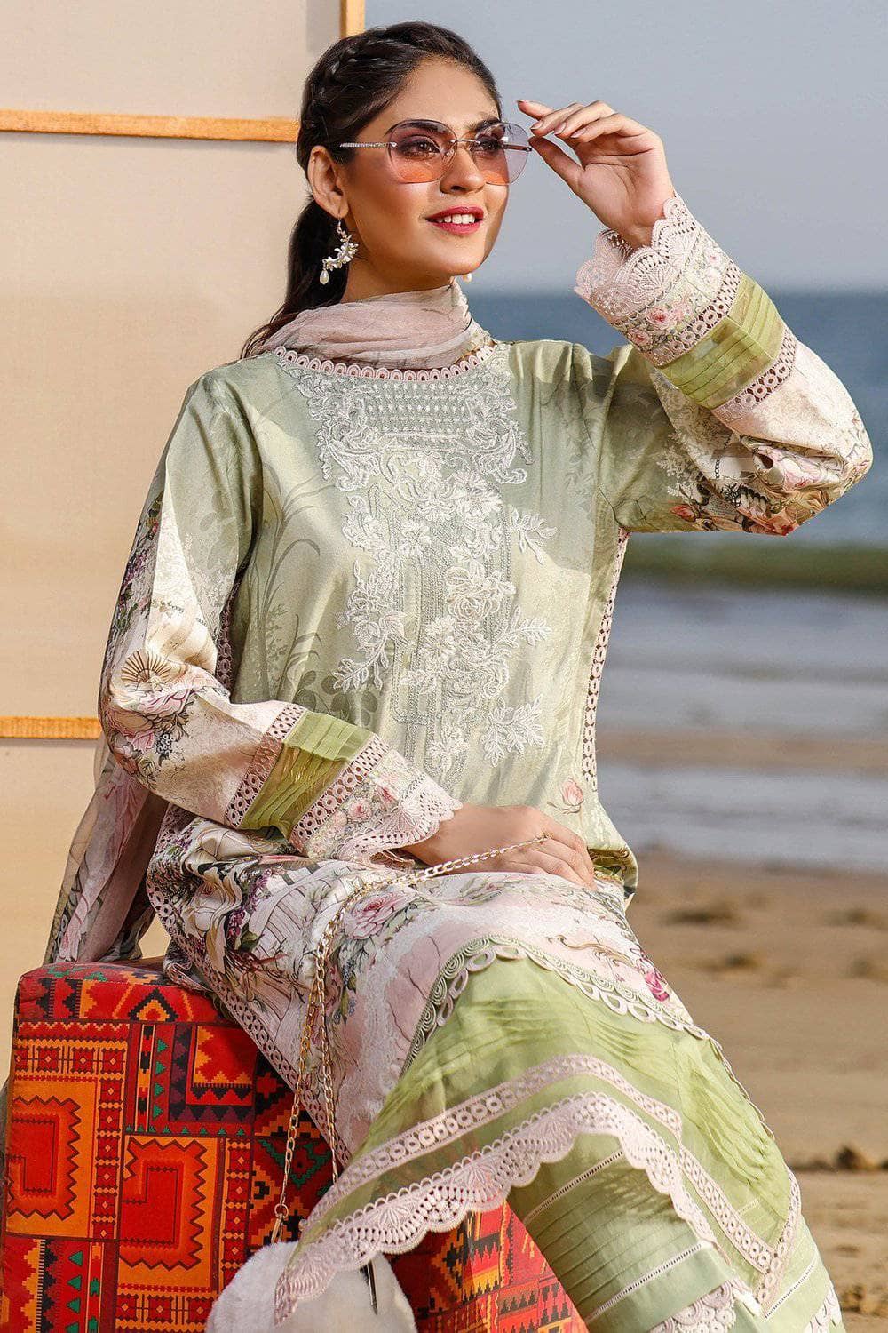 img_jade_urbane_embroidered_lawn_2021_awwal_boutique