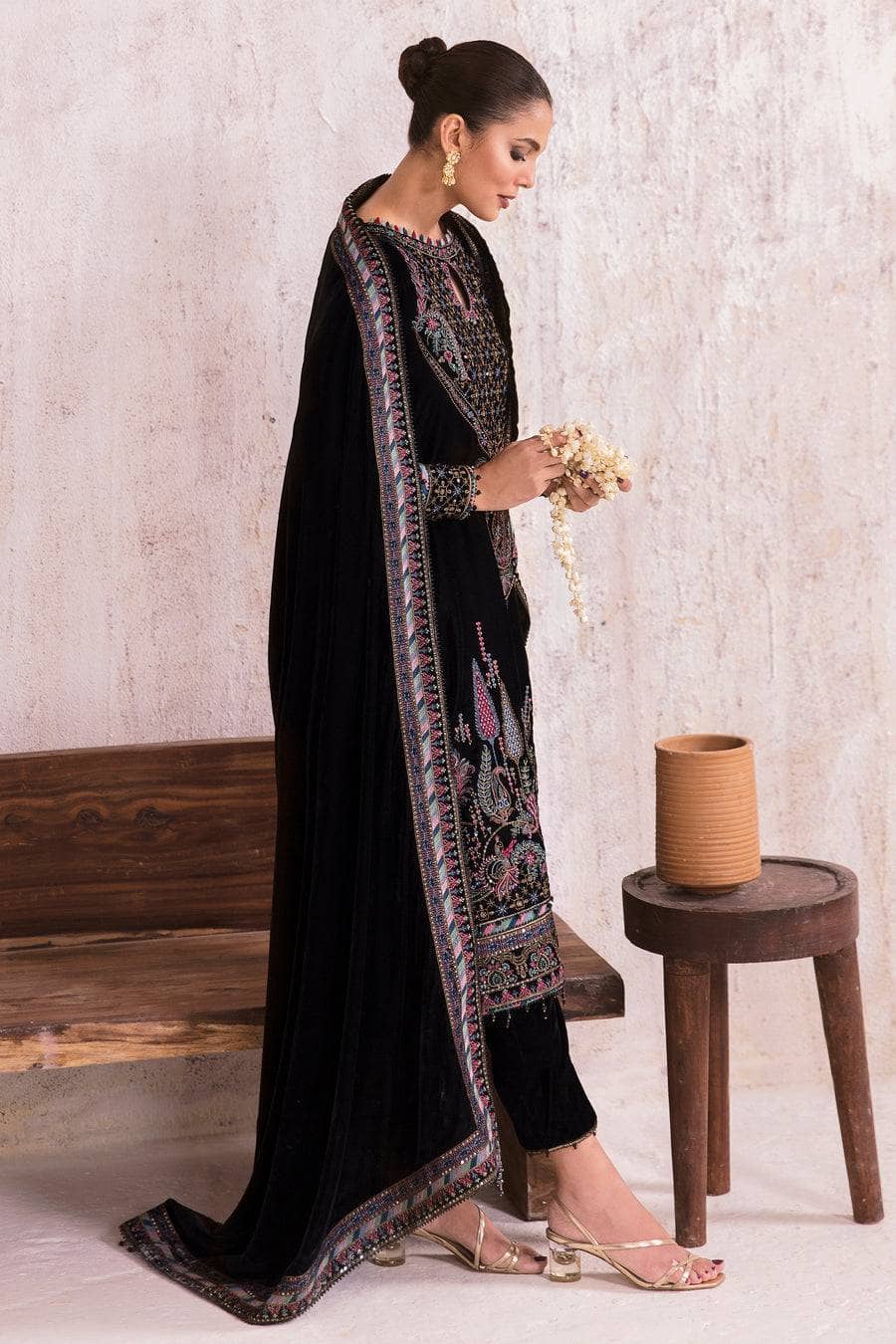 img_jazmin_velvet_awwal_boutique