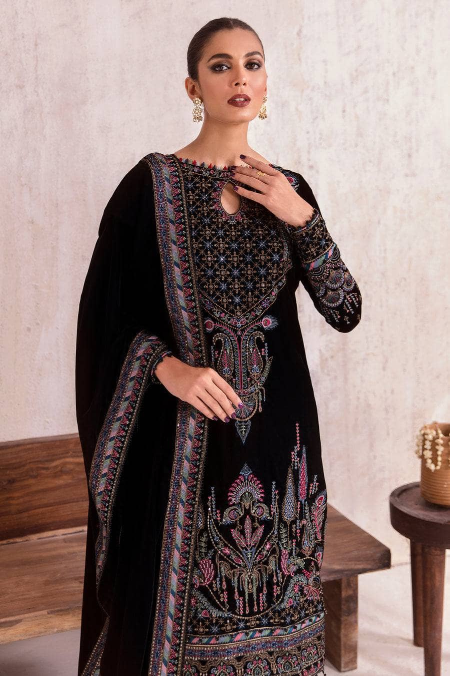 img_jazmin_velvet_awwal_boutique
