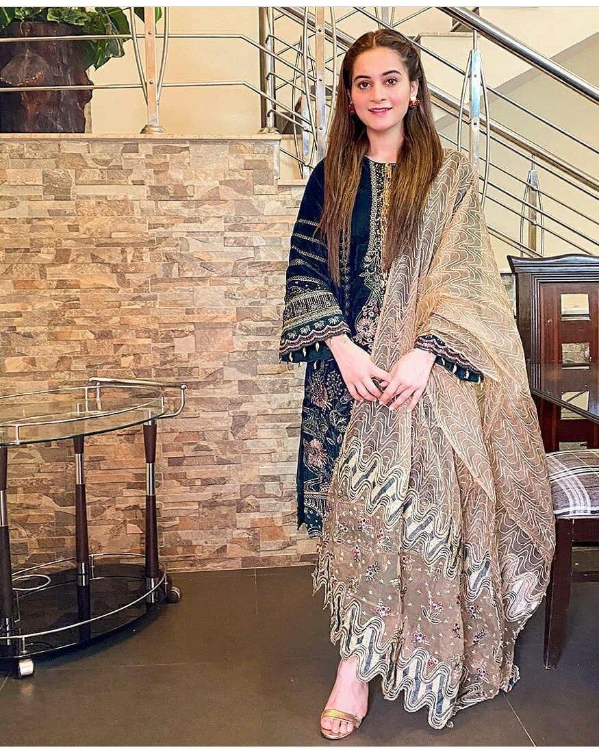 img_spotted_in_jazmin_mahpare_chiffon_awwal_boutique