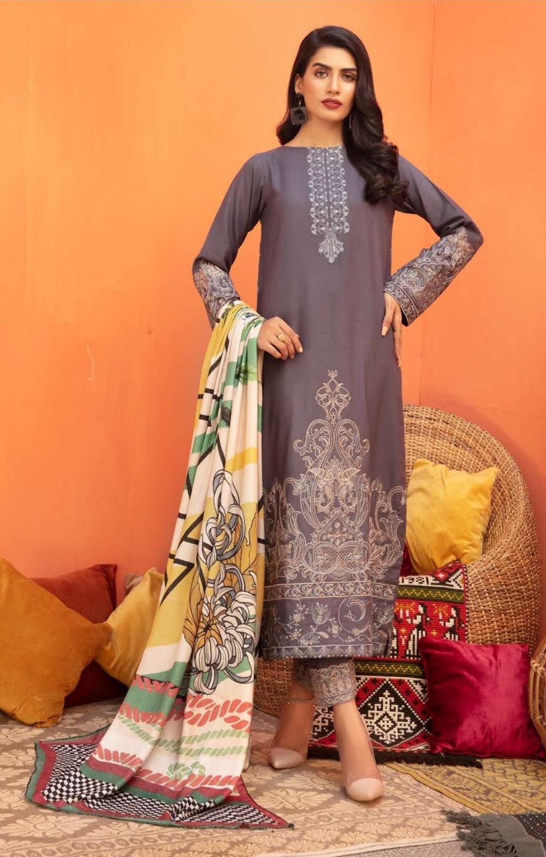 img_johra_zaib_leather_peach_woolen_shawl_collection_awwal_boutique