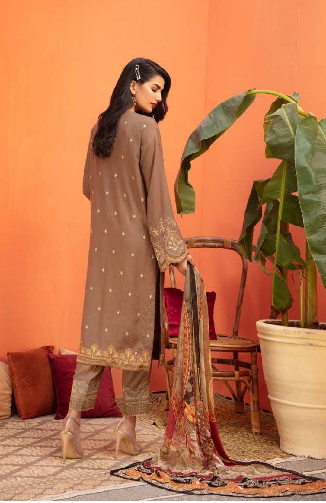 img_johra_zaib_leather_peach_woolen_shawl_collection_awwal_boutique