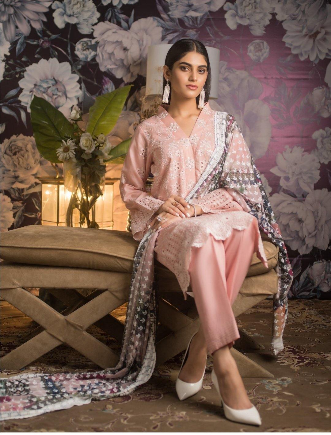 img_kalyan_schiffly_lawn_collection_awwal_boutique