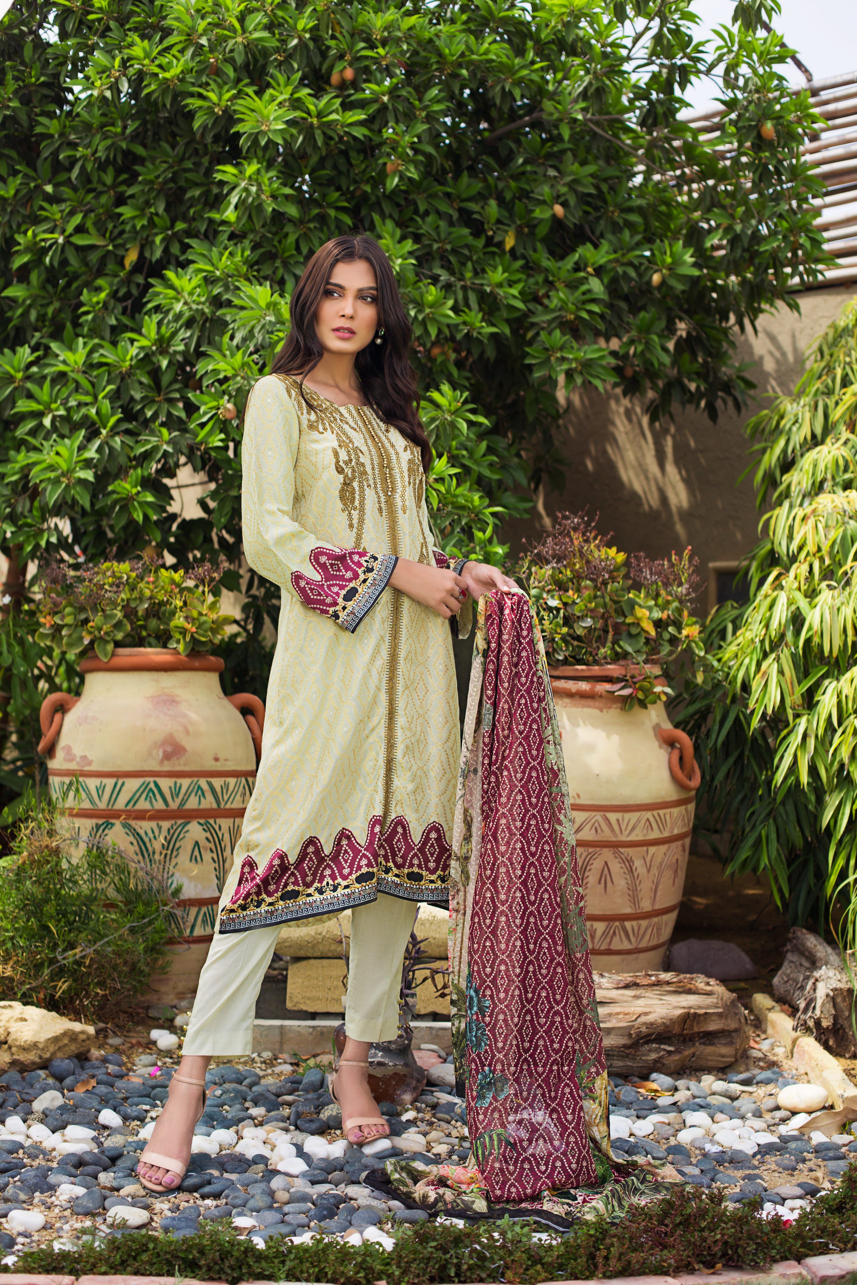 img_kalyan_lawn_awwal_boutique