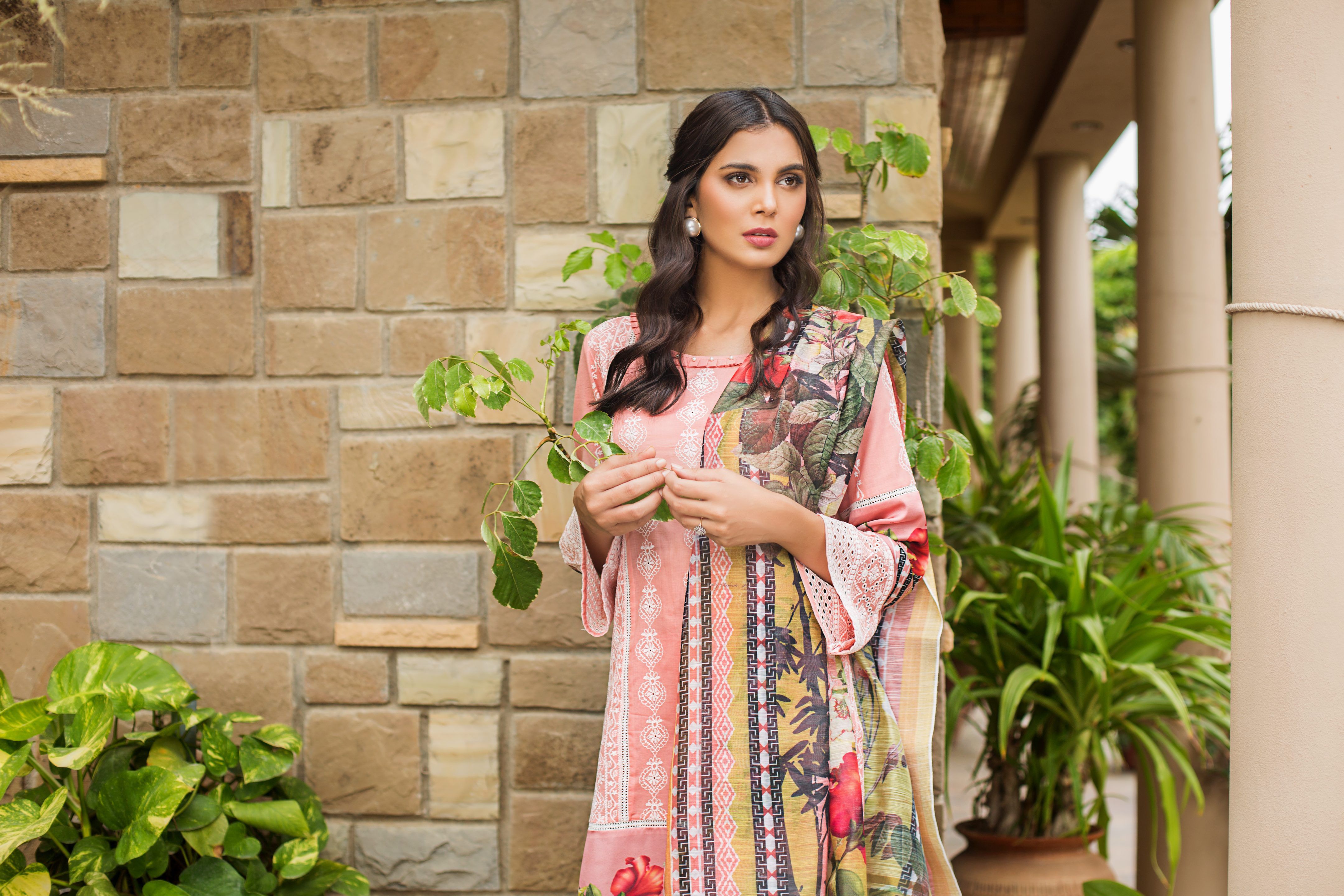 img_kalyan_lawn_awwal_boutique