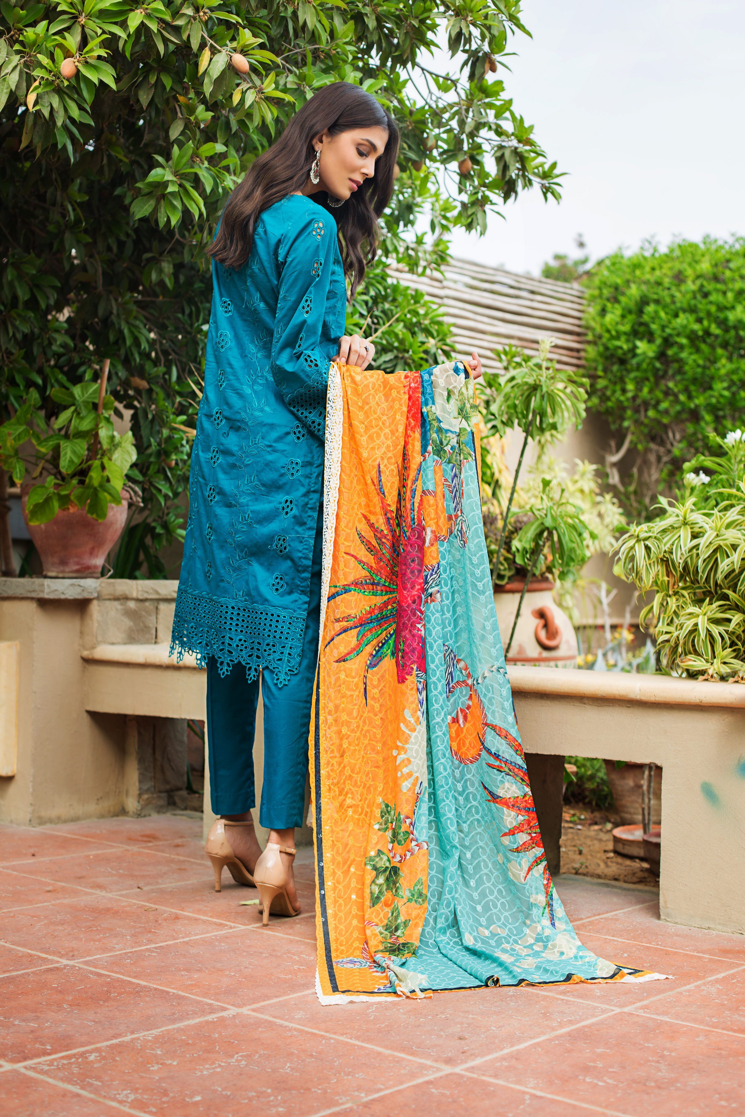 img_kalyan_lawn_awwal_boutique