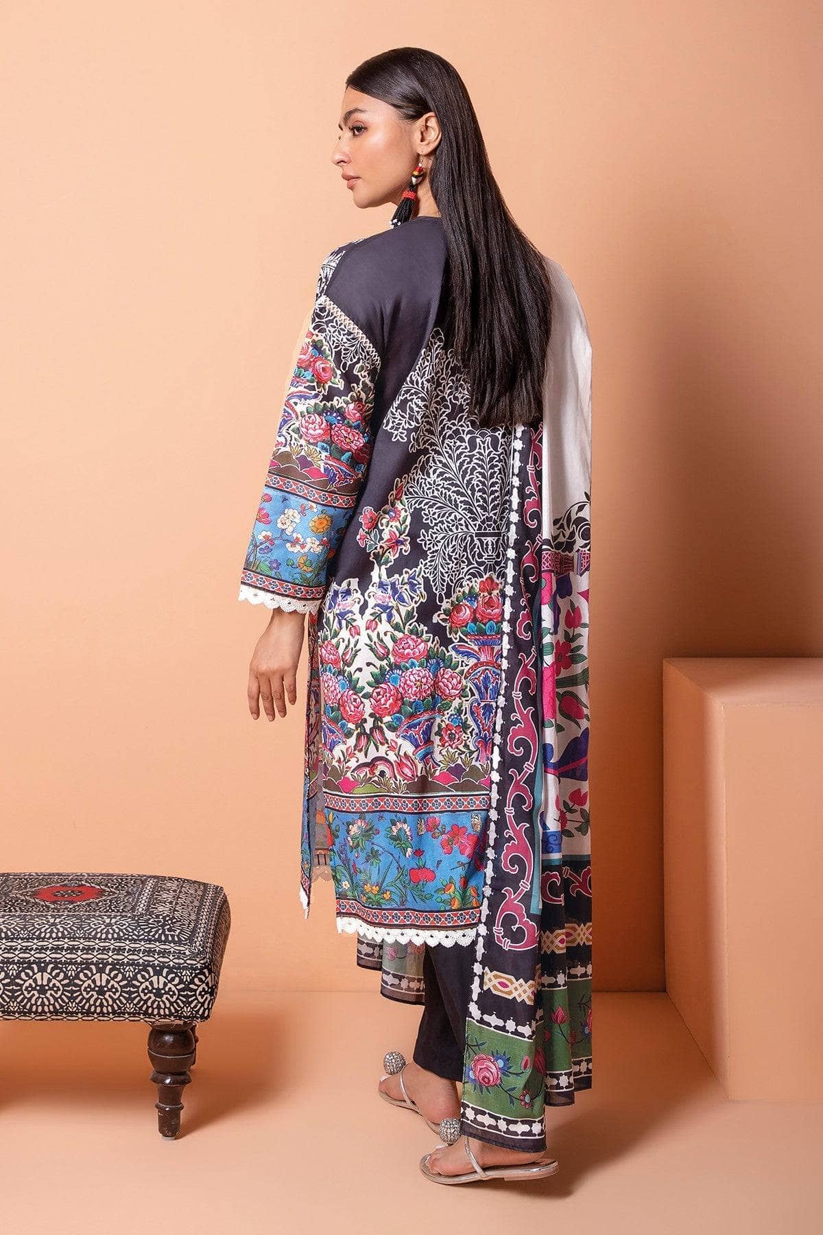 img_khaadi_lawn_22_awwal_boutique