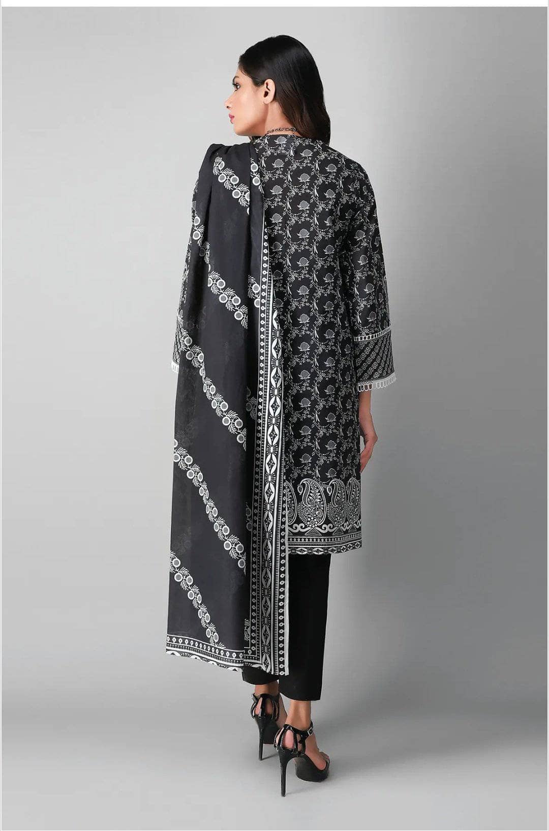 img_khaadi_lawn_2021_awwal_boutique