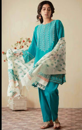 img_khaadi_winter_shawl_collection_awwal_boutique