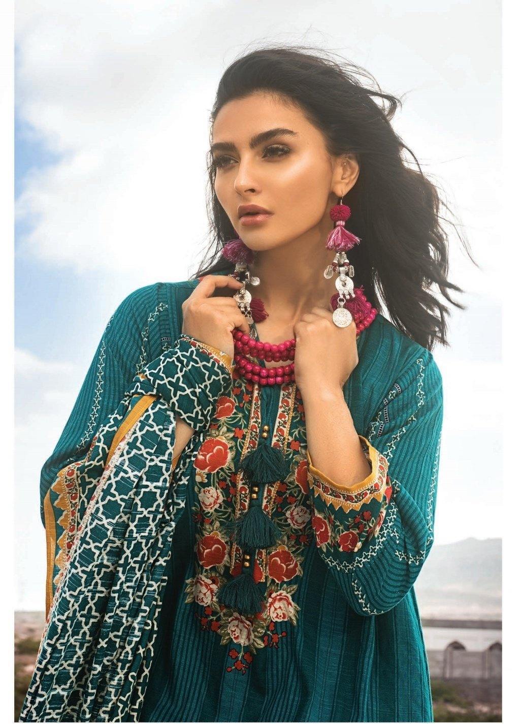 img_khaadi_winter_2020_awwal_boutique