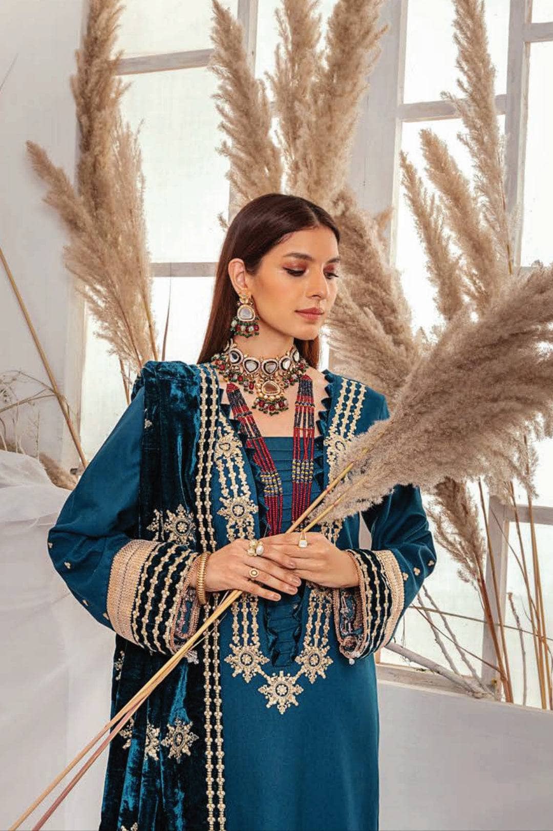 img_lavish_by_panache_velvet_embroidered_shawls_awwal_boutique