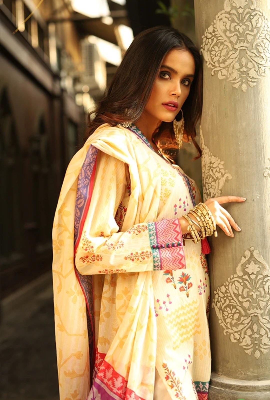 img_lsm_komal_lawn_collection_awwal_boutique