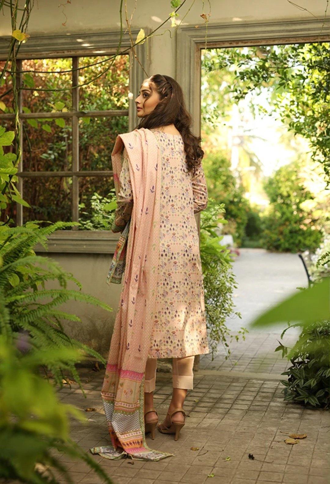 img_lsm_komal_lawn_collection_awwal_boutique