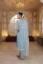 img_lsm_lakhani_embroidered_lawn_22_awwal_boutique