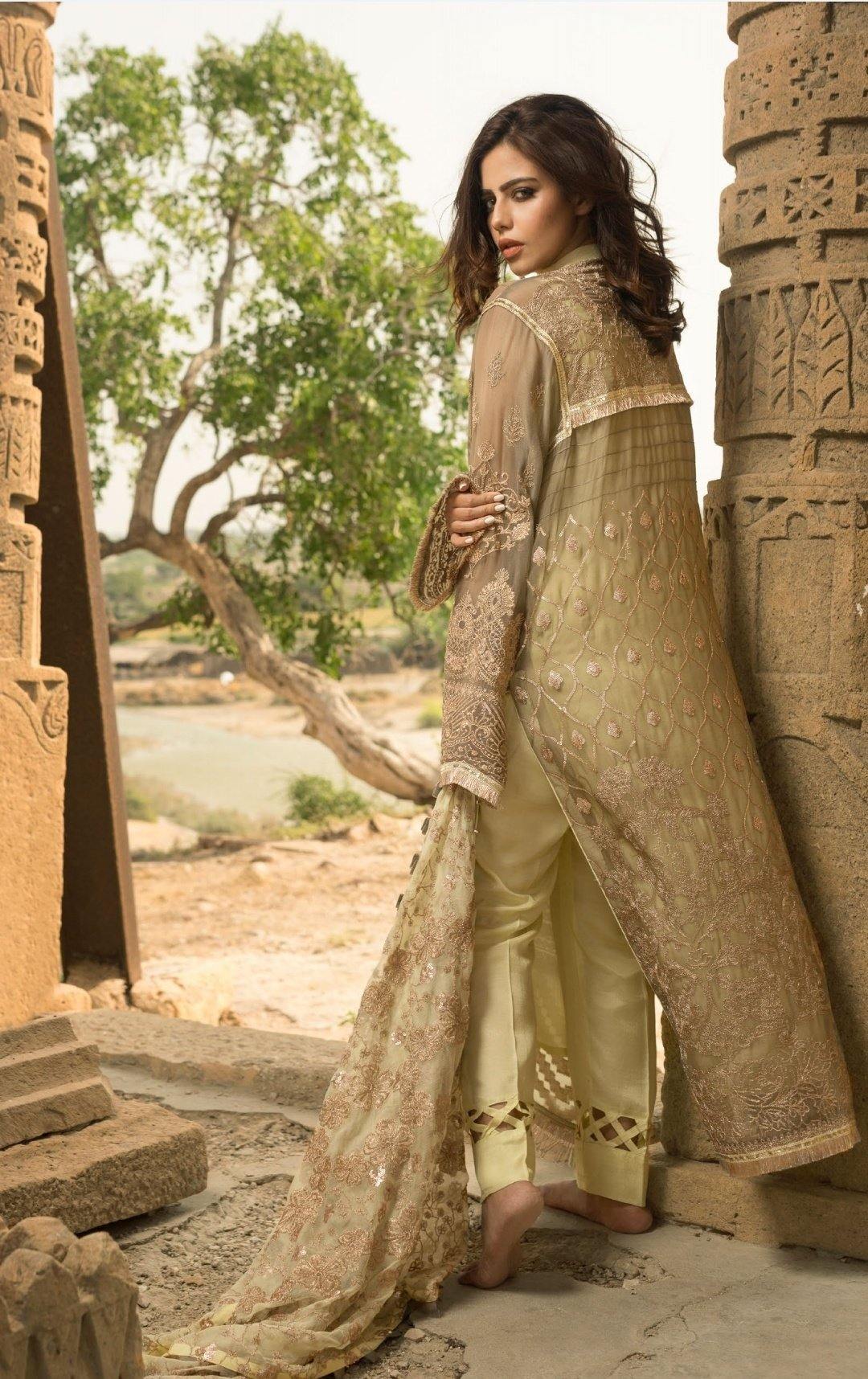 img_maira_khan_by_rub_nawaz_chiffon_collection_awwal_boutique