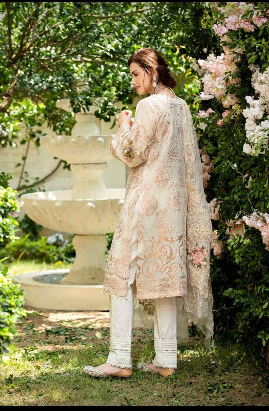 img_manara_lawn_2021_awwal_boutique