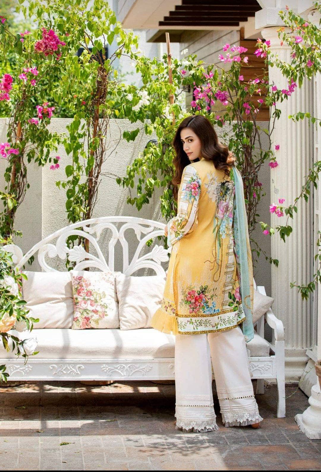 img_manara_lawn_2021_awwal_boutique