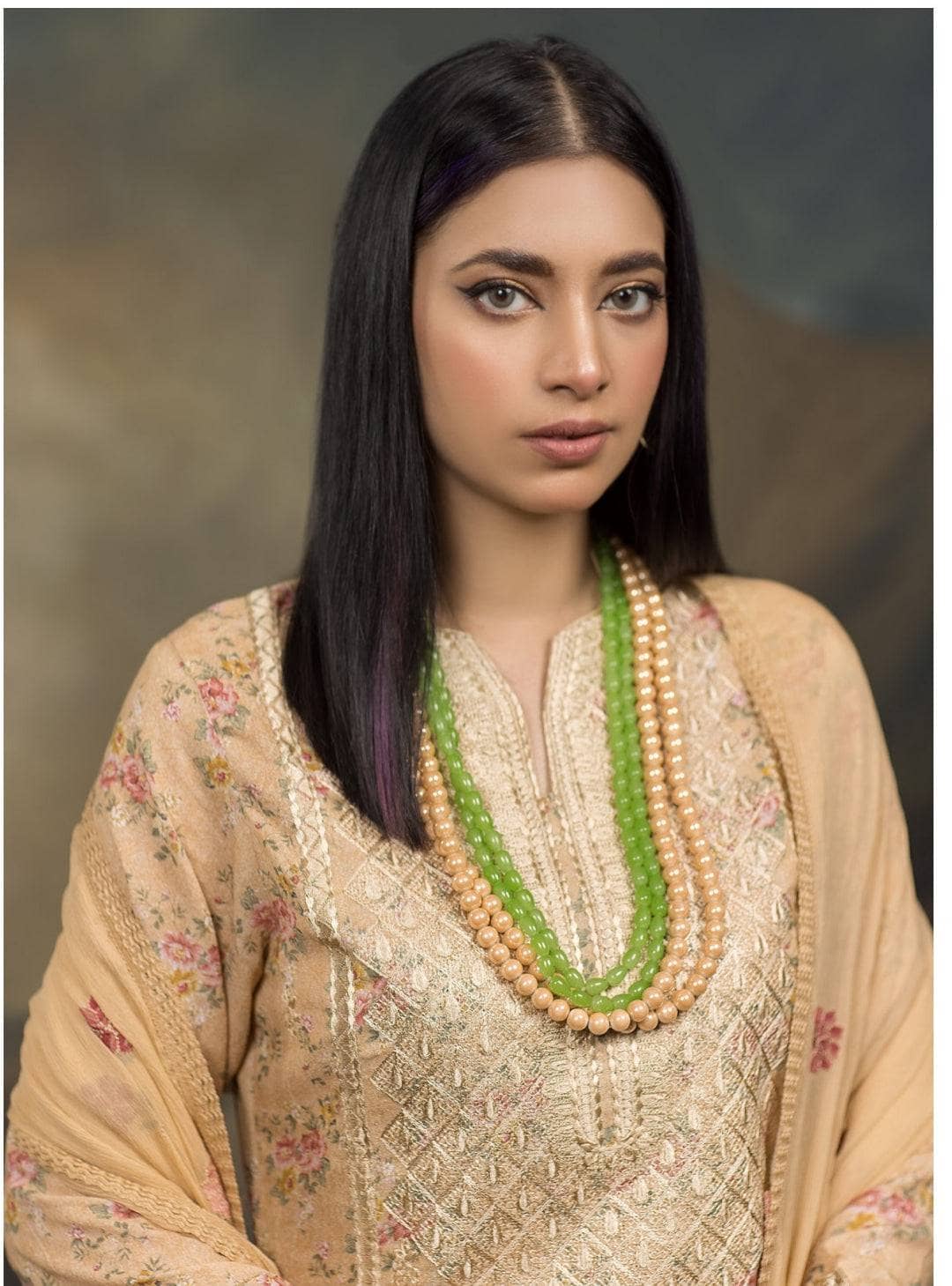 img_manizay_lawn_23_awwal_boutique