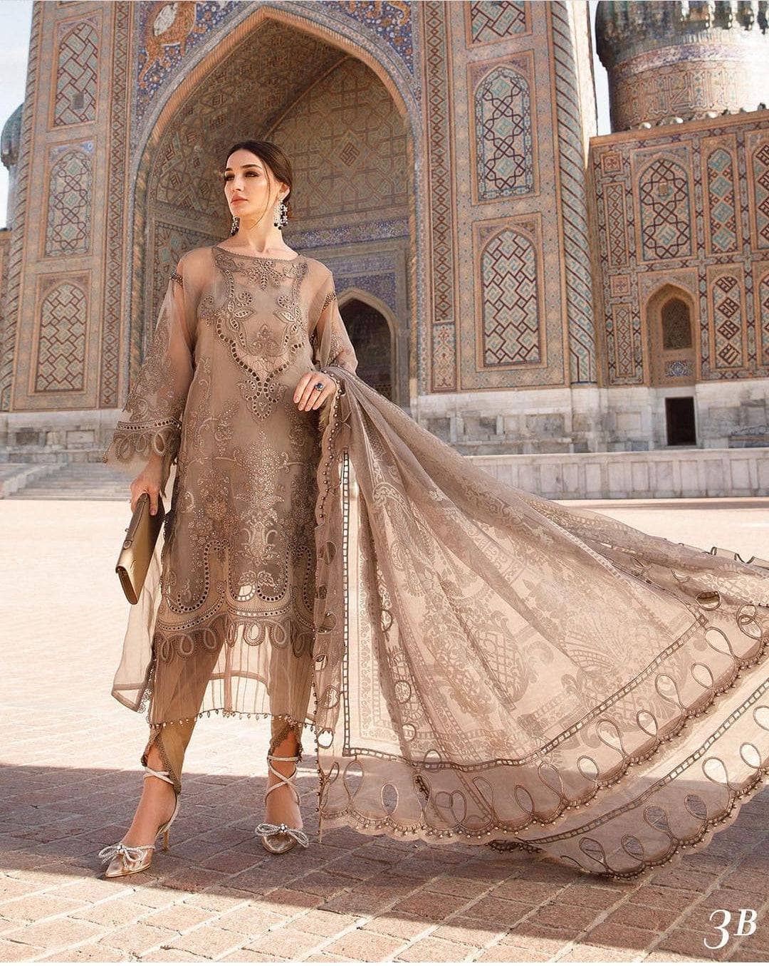 img_maria_b_eid_lawn_23_awwal_boutique