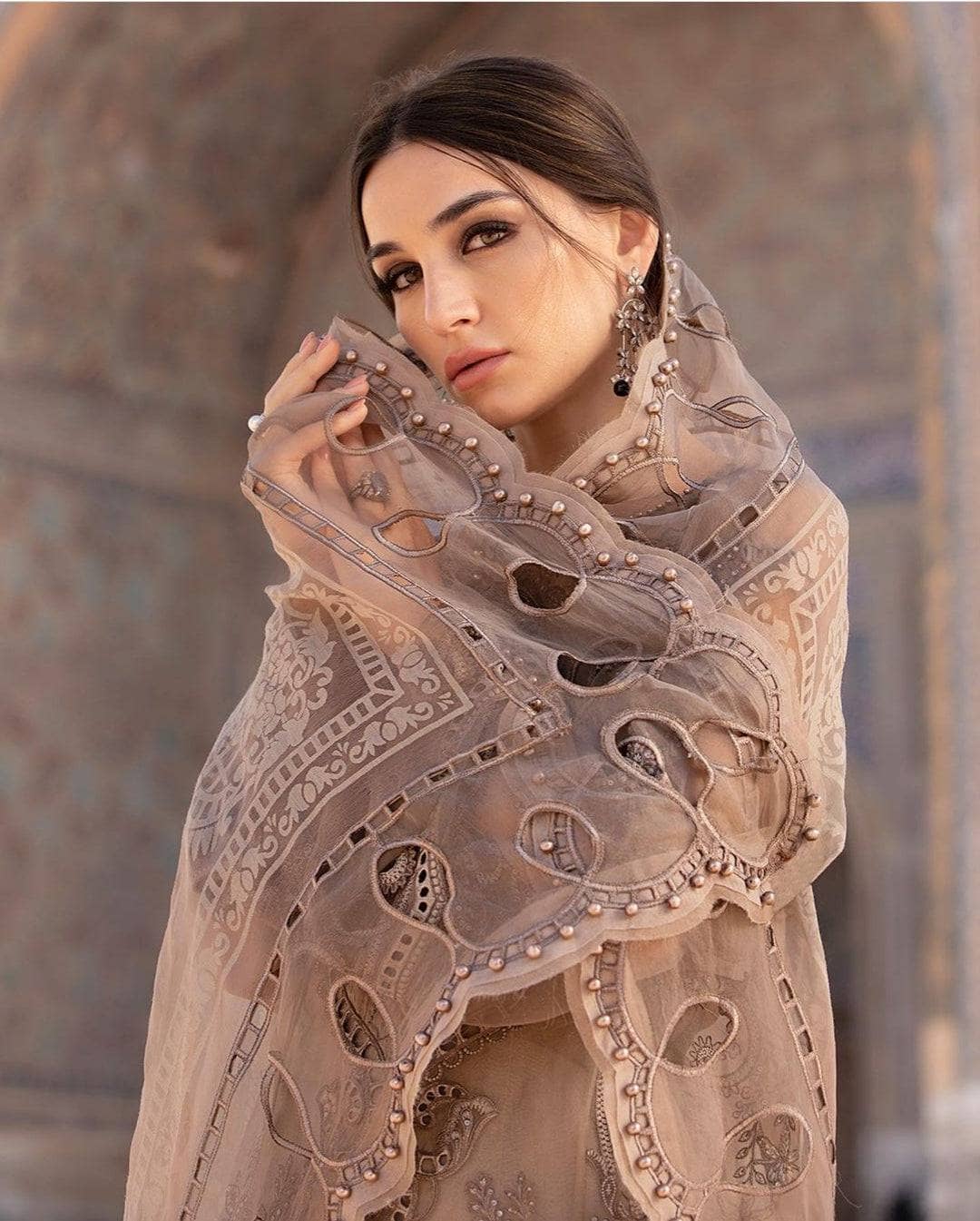 img_maria_b_eid_lawn_23_awwal_boutique