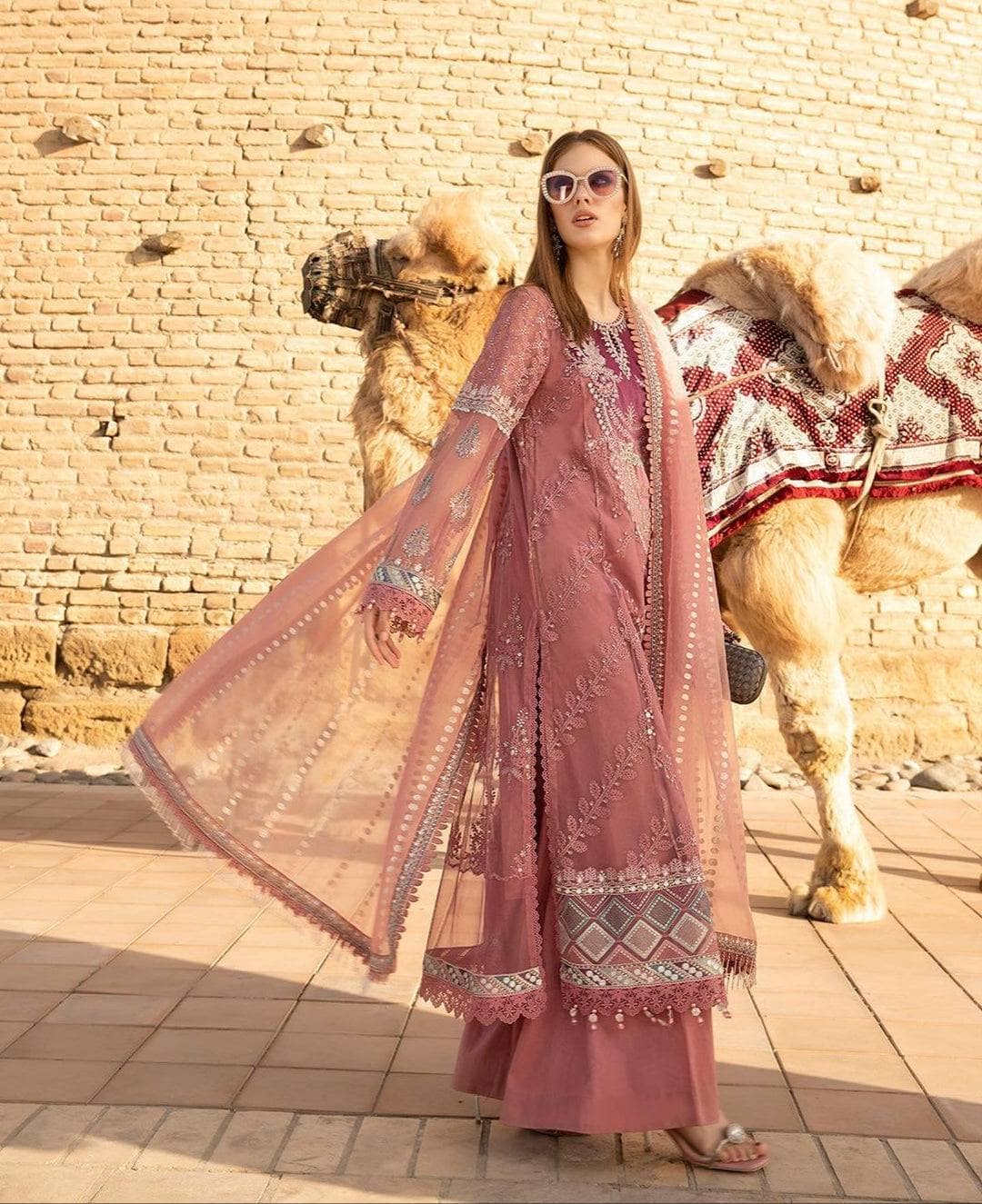 img_maria_b_eid_lawn_23_awwal_boutique