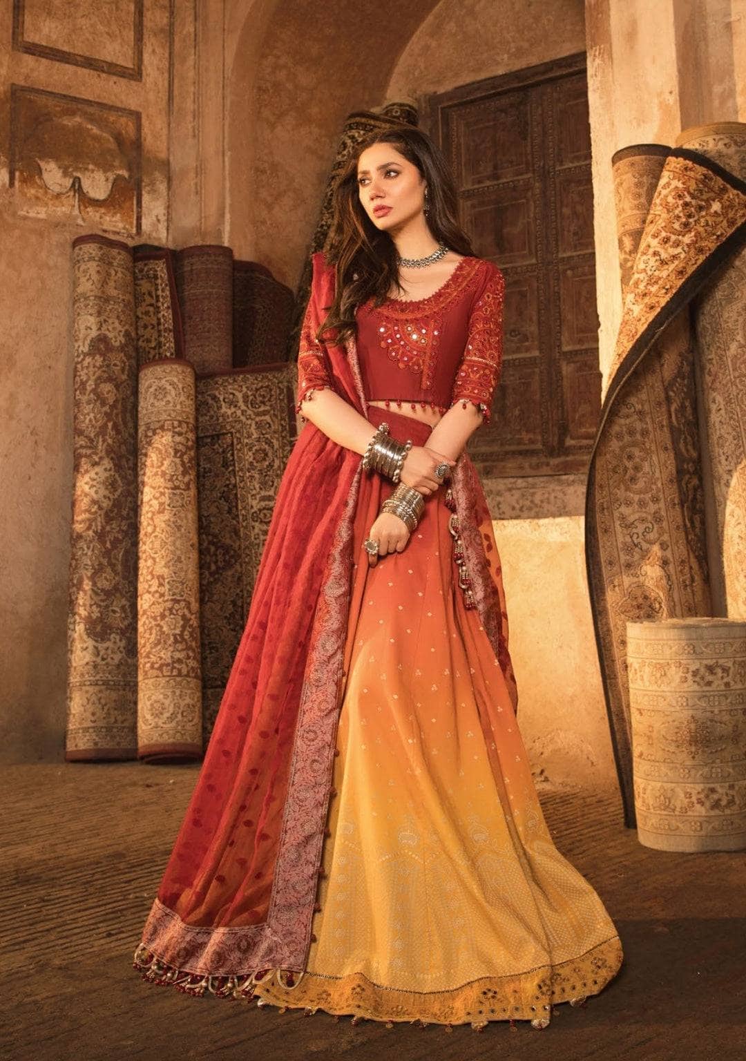 img_maria_b_lawn_22_awwal_boutique