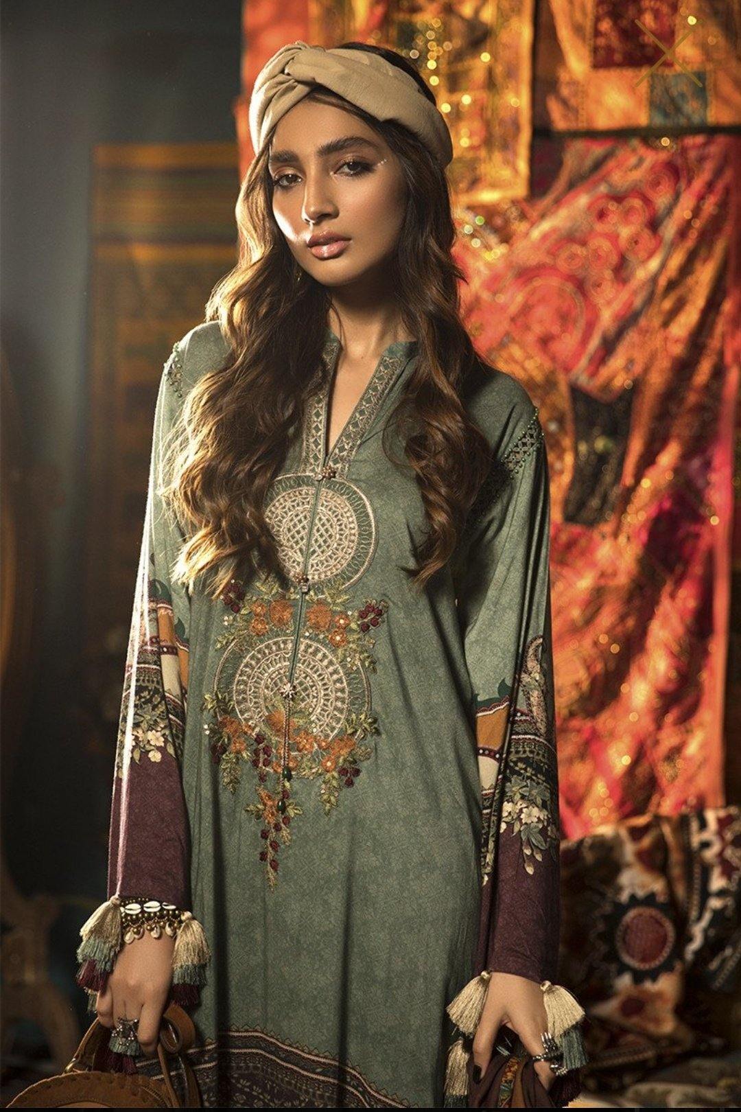 img_maria_b_m_prints_fall_winter_awwal_boutique