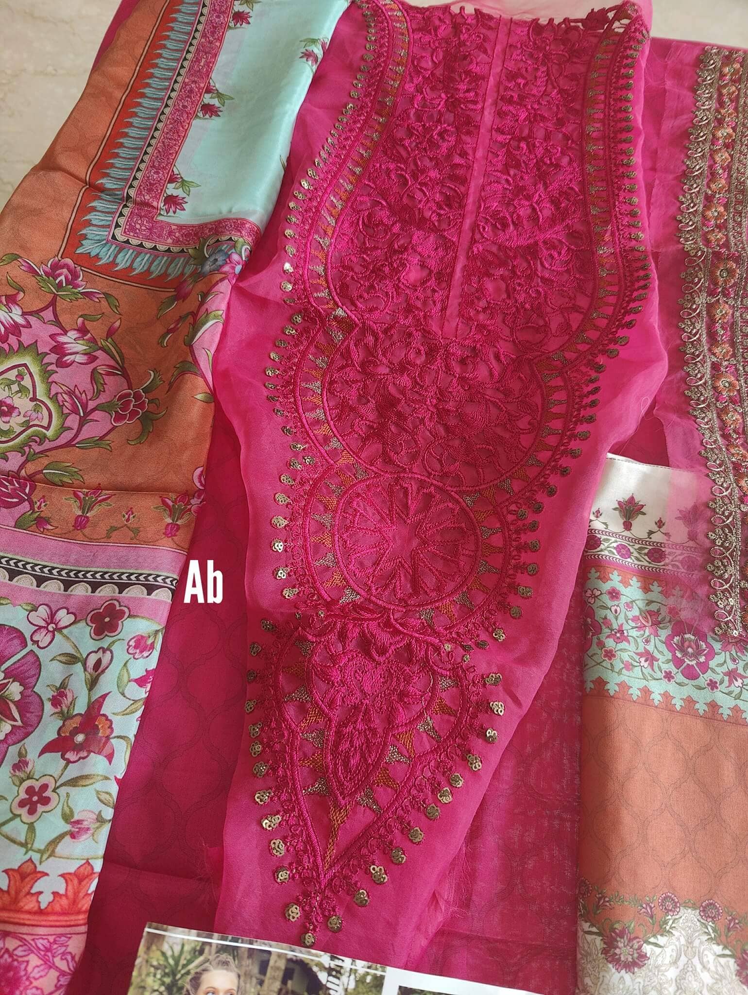 img_maria_b_M_prints_22_awwal_boutqiue