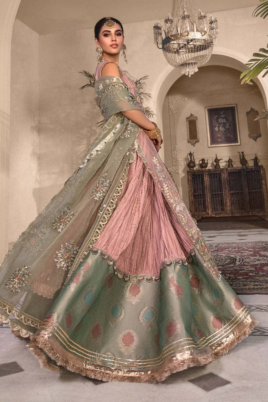 img_maria_b_mbroidered_chiffon_23_awwal_boutique