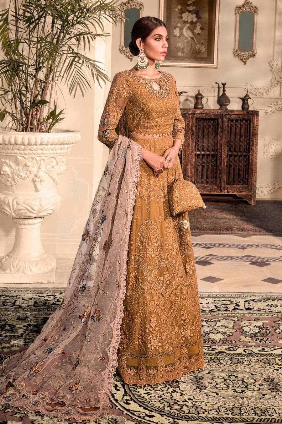 img_maria_b_mbroidered_chiffon_23_awwal_boutique
