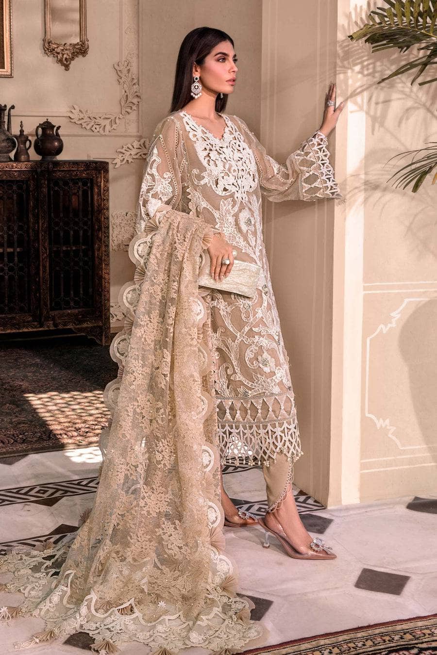 img_maria_b_mbroidered_chiffon_23_awwal_boutique