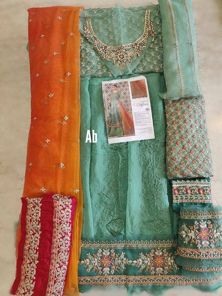 img_open_pic_maria_b_mbroidered_2022_awwal_boutique