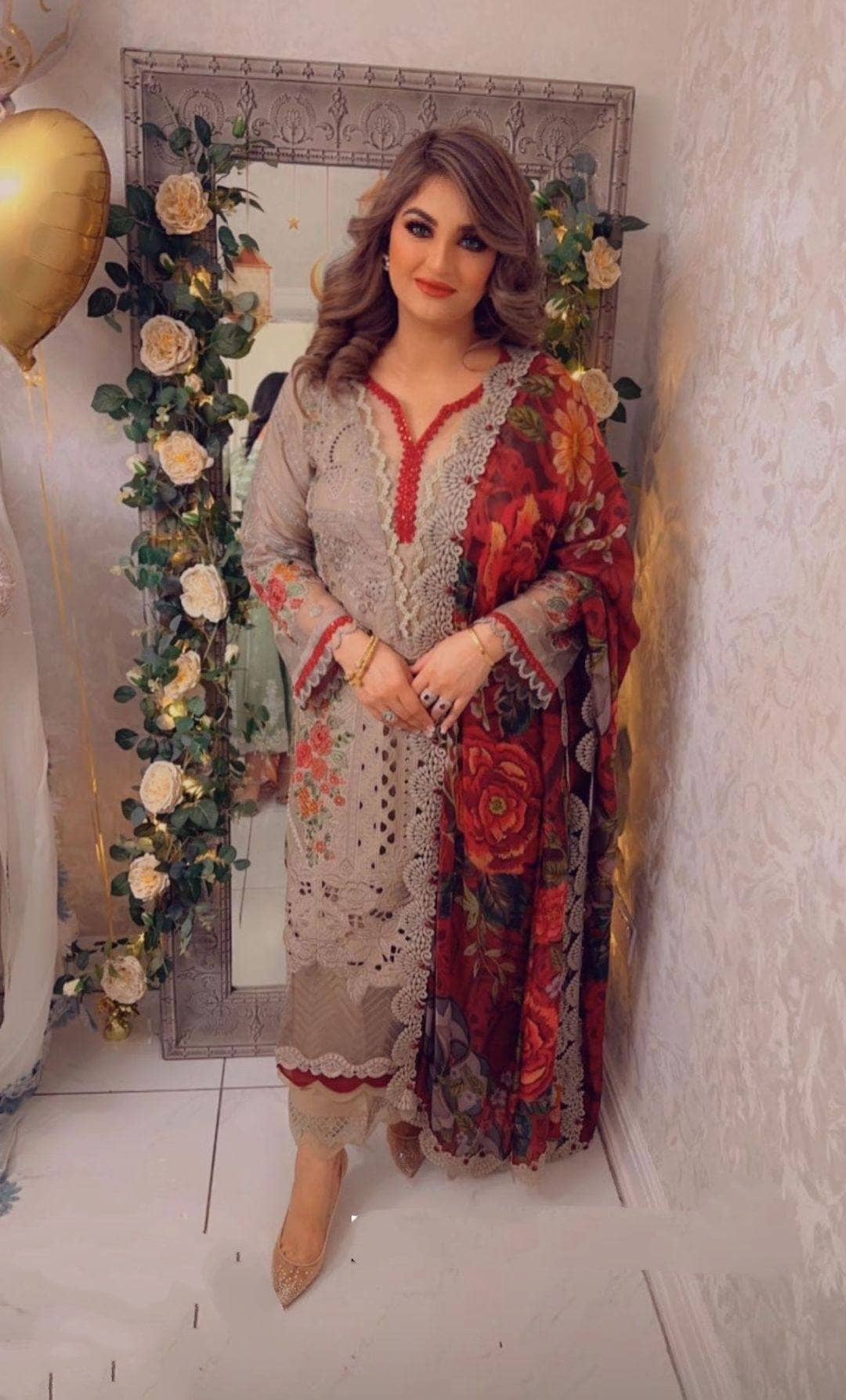 img_spotted_in_maria_b_lawn_23_awwal_boutique