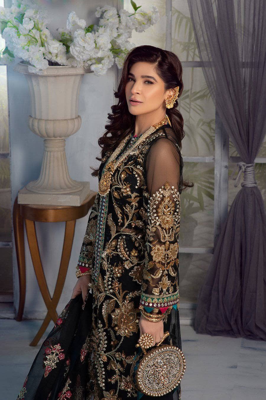 img_maryam_hussain_wedding_edition_awwal_boutique