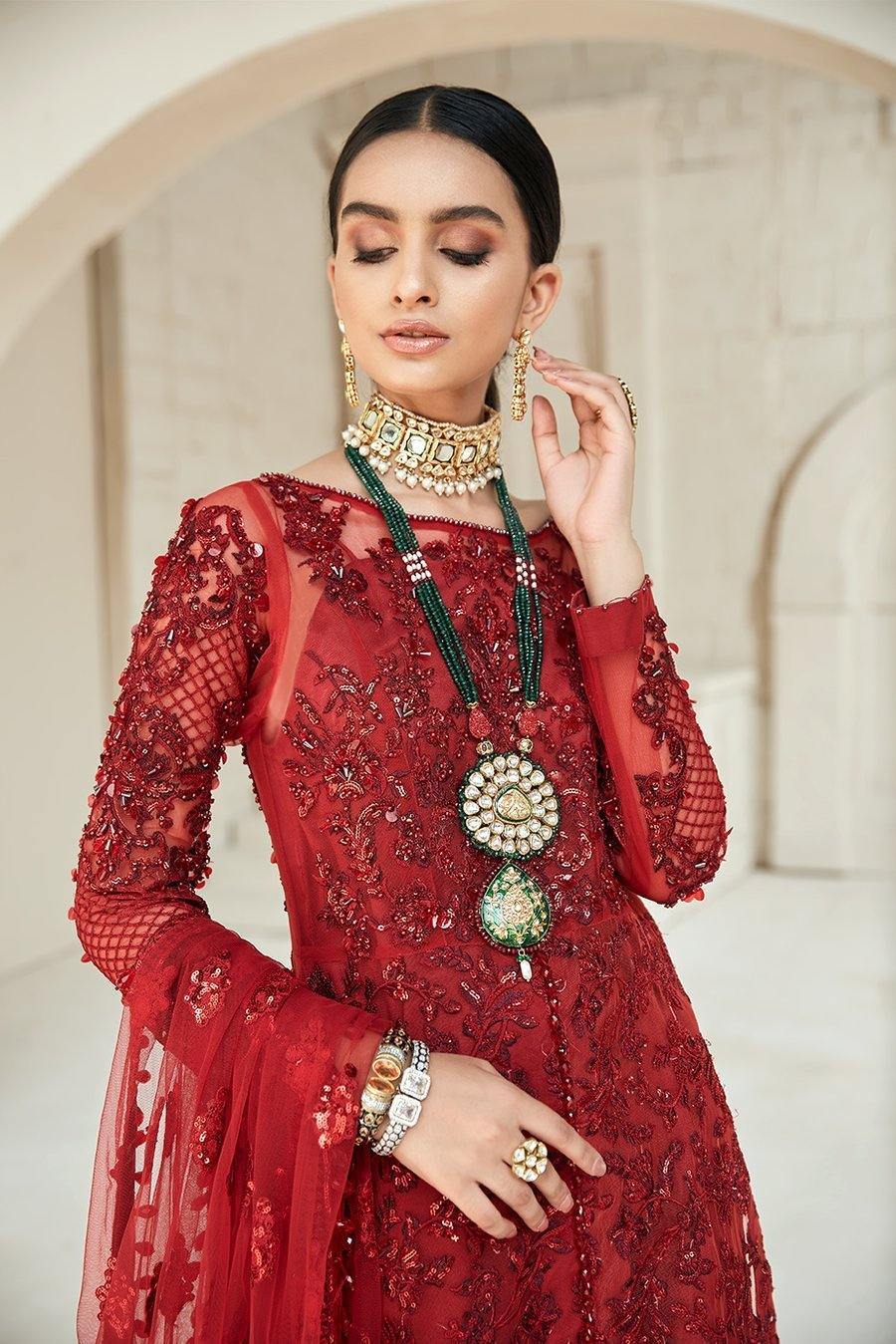 img_maryam_hussain_luxury_formals_chiffon_wedding_awwal_boutique